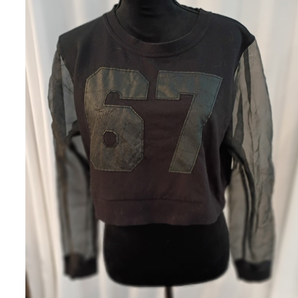 Forever 21 Black Cropped Sweatshirt Sheer Mesh Sleeves Graphic 67‎ Varsity Large